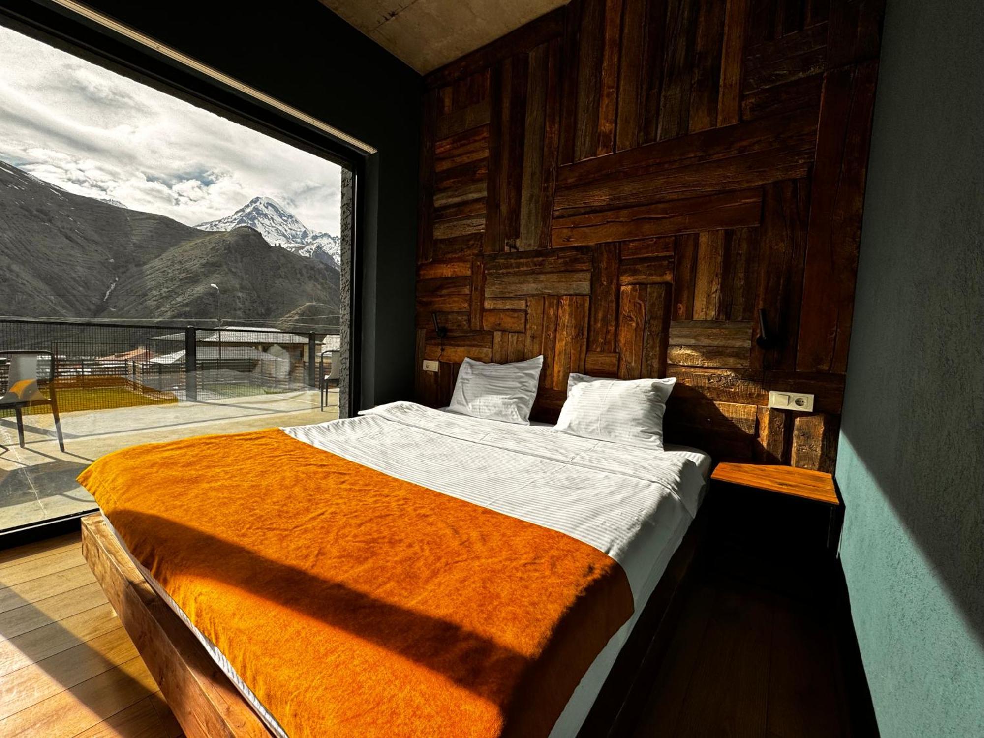 Hotel Misty Mountain Kazbegi Exteriör bild
